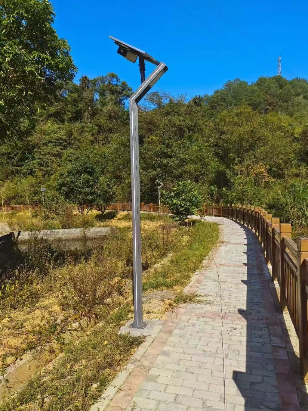 Modern Integrated Solar Courtyard Light LED Outdoor Solar Pathway Lamp Waterproof Garden Street Light for Park Walkway Community Wholesale